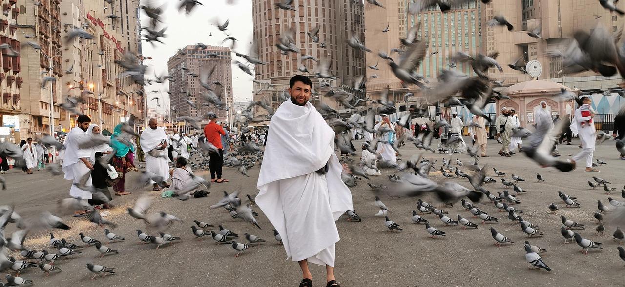 14 Days Hajj and Umrah Flights from UK with Luxury Halal Cruise