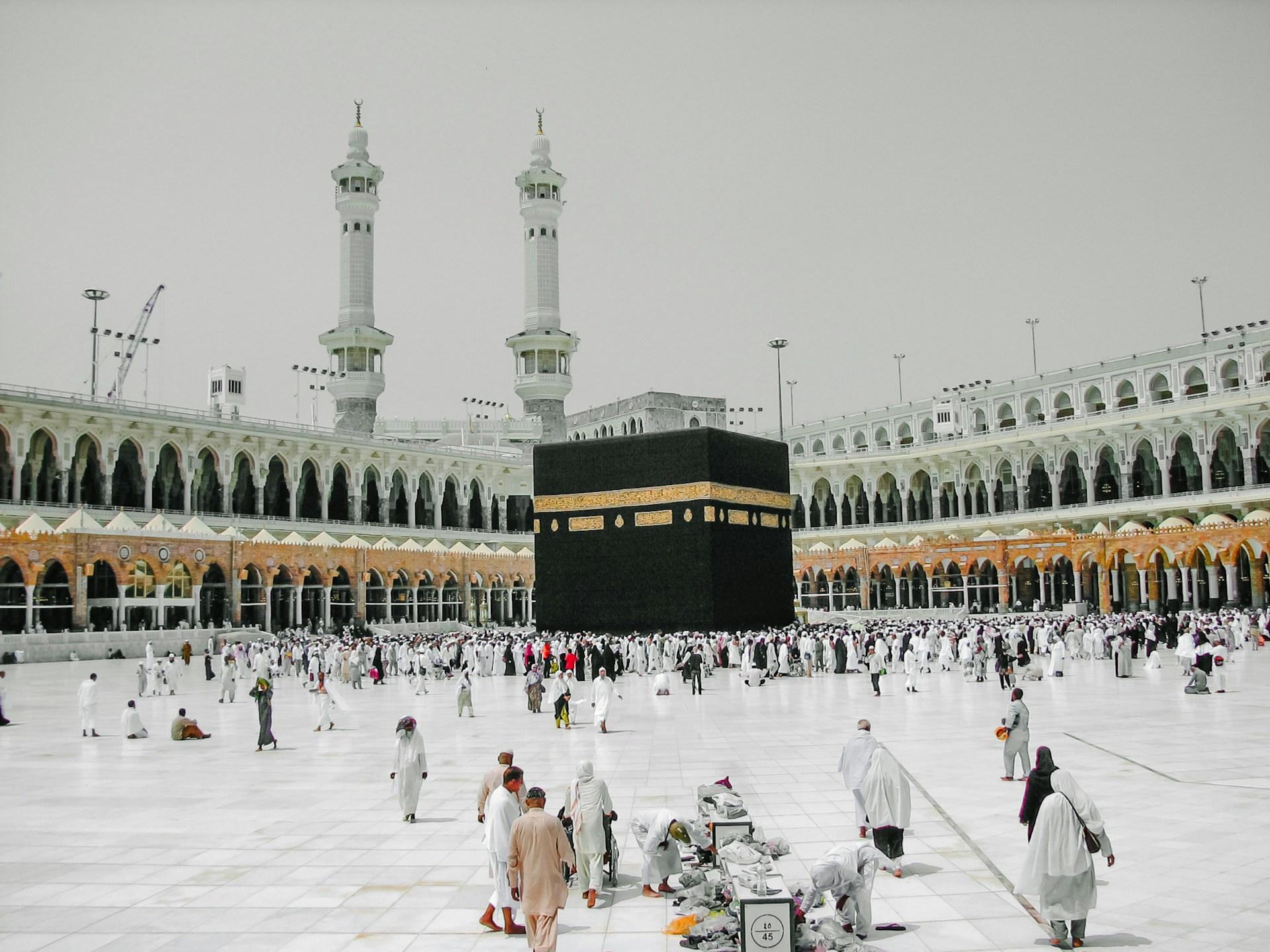 Ultimate Umrah Experience from the UK